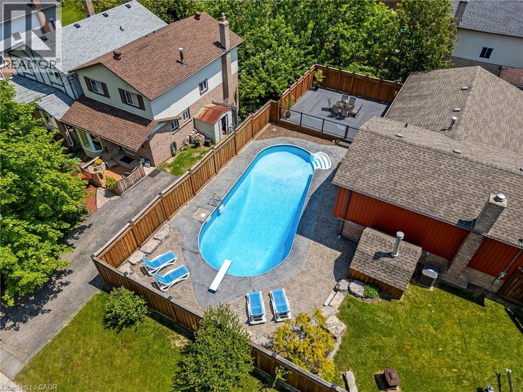 25 Burke Drive, Caledonia, ON - Outdoor With Deck Patio Veranda