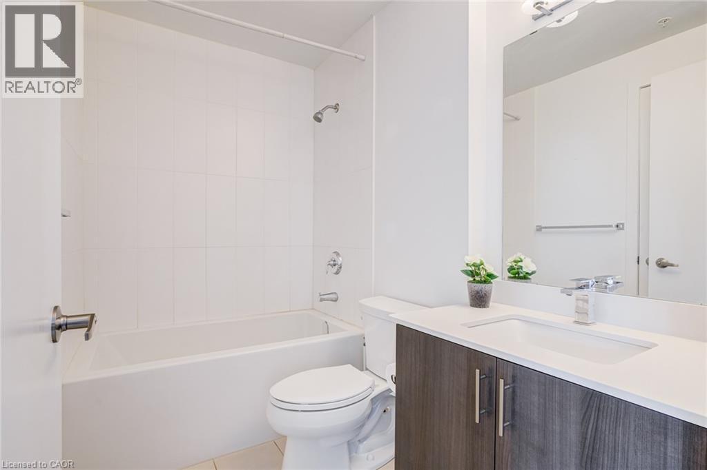 550 North Service Road Unit# 516, Grimsby, ON - Indoor Photo Showing Bathroom