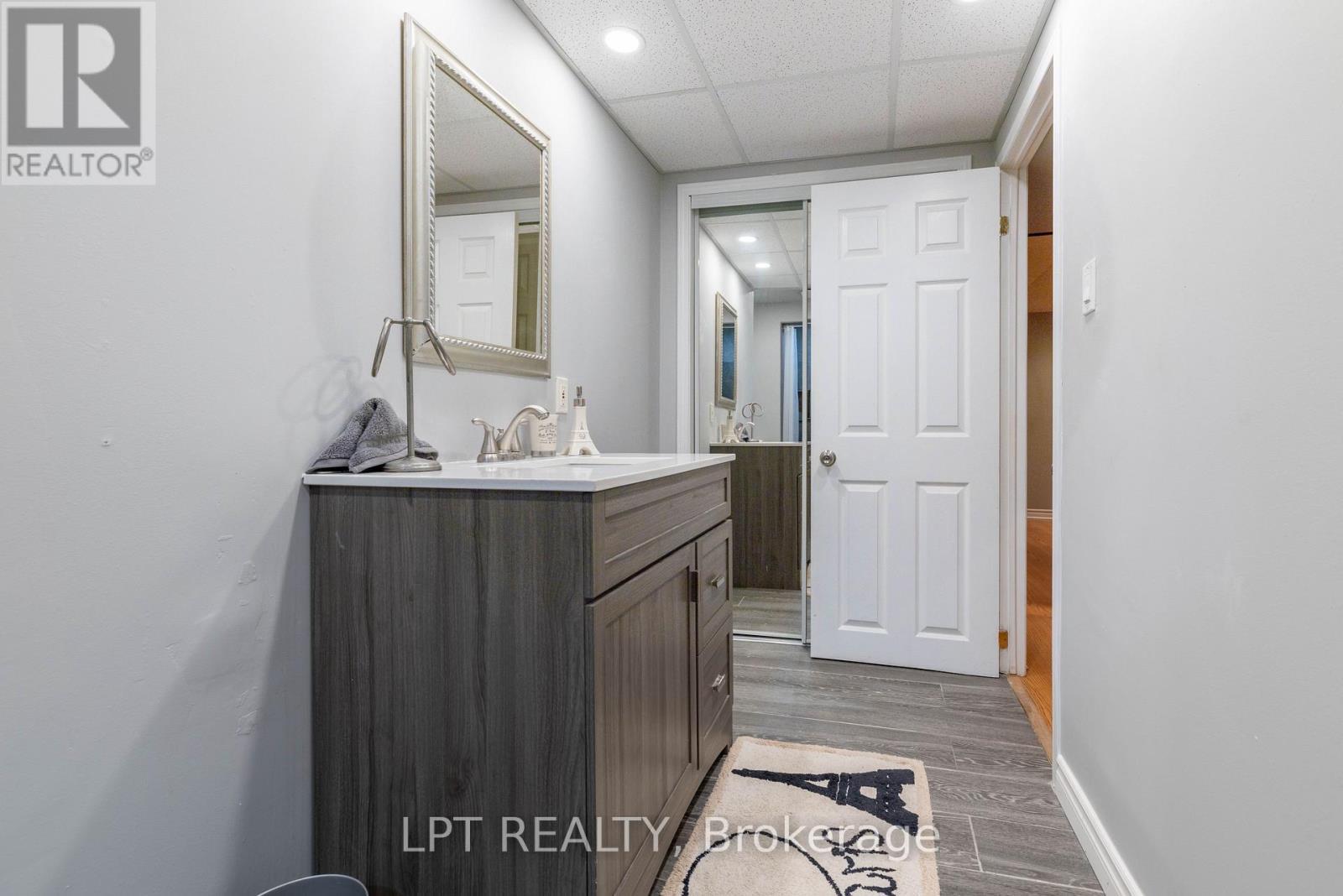 54 Meyer Circle, Markham, ON - Indoor Photo Showing Bathroom
