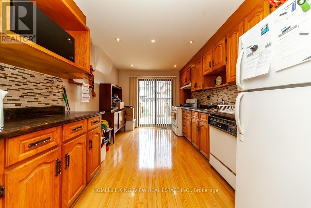 46 Coolmine Road, Toronto, ON - Indoor Photo Showing Kitchen