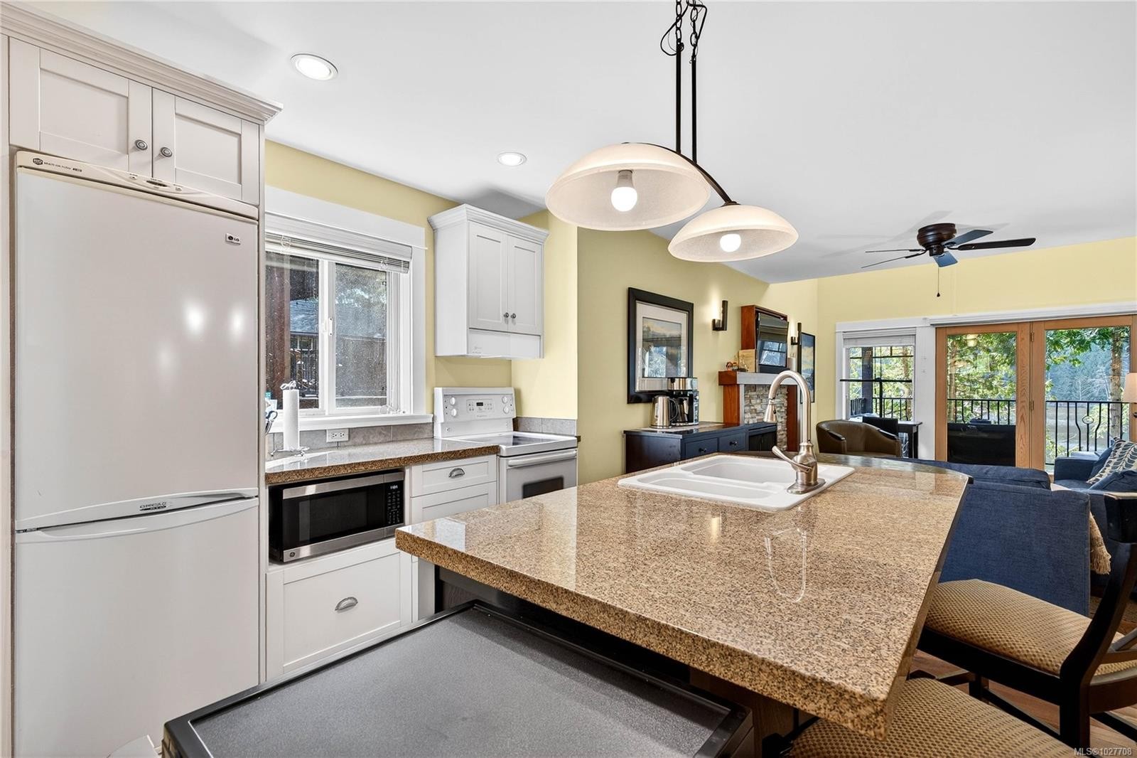 37-315 Robinson Rd, Salt Spring, BC