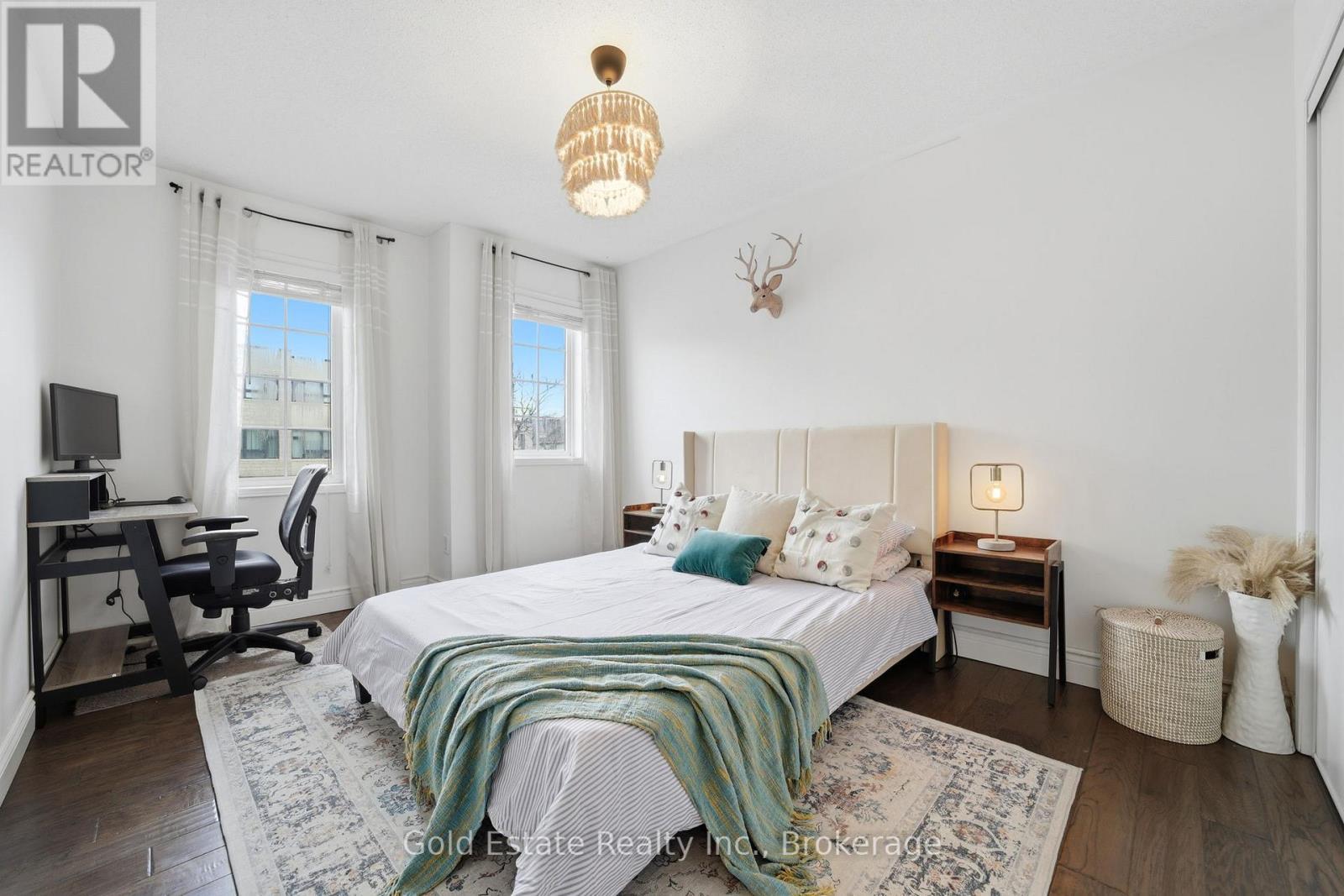 4875 Valera Road, Burlington, ON - Indoor Photo Showing Bedroom