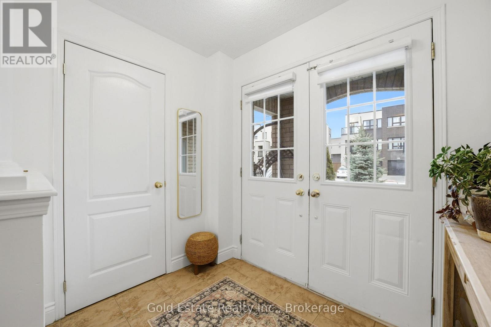 4875 Valera Road, Burlington, ON - Indoor Photo Showing Other Room