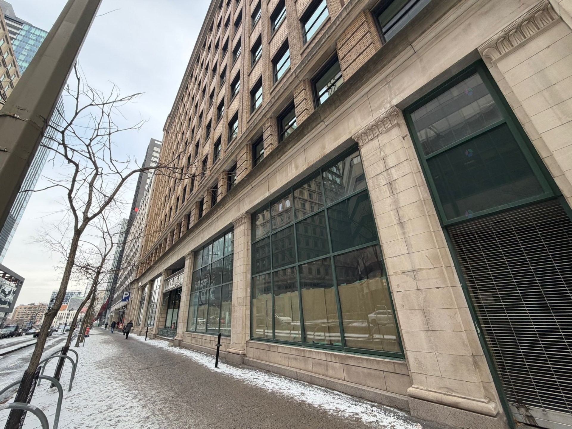 Exterior - 1Ab-440 Boul. De Maisonneuve O., Montréal (Ville-Marie), QC - Outdoor