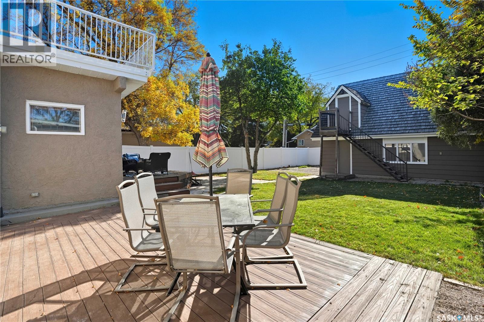 2807 Assiniboine Avenue, Regina, SK - Outdoor With Deck Patio Veranda