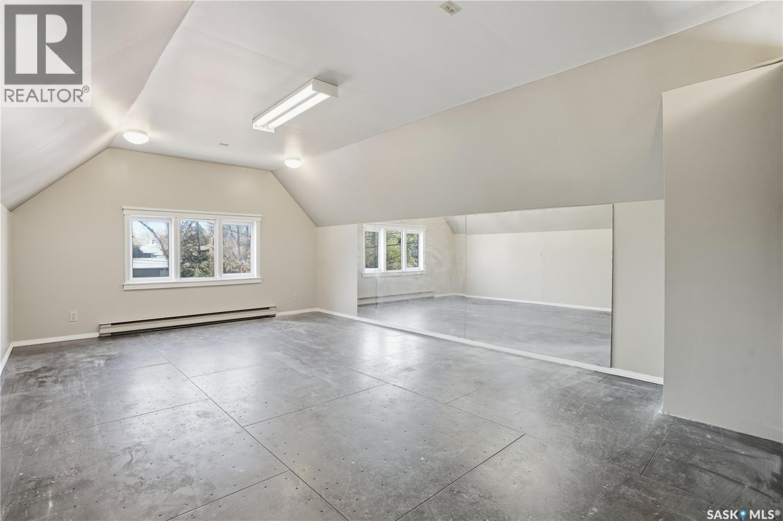 2807 Assiniboine Avenue, Regina, SK - Indoor Photo Showing Other Room