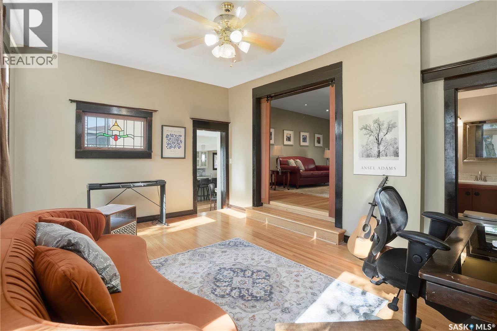 2807 Assiniboine Avenue, Regina, SK - Indoor Photo Showing Living Room