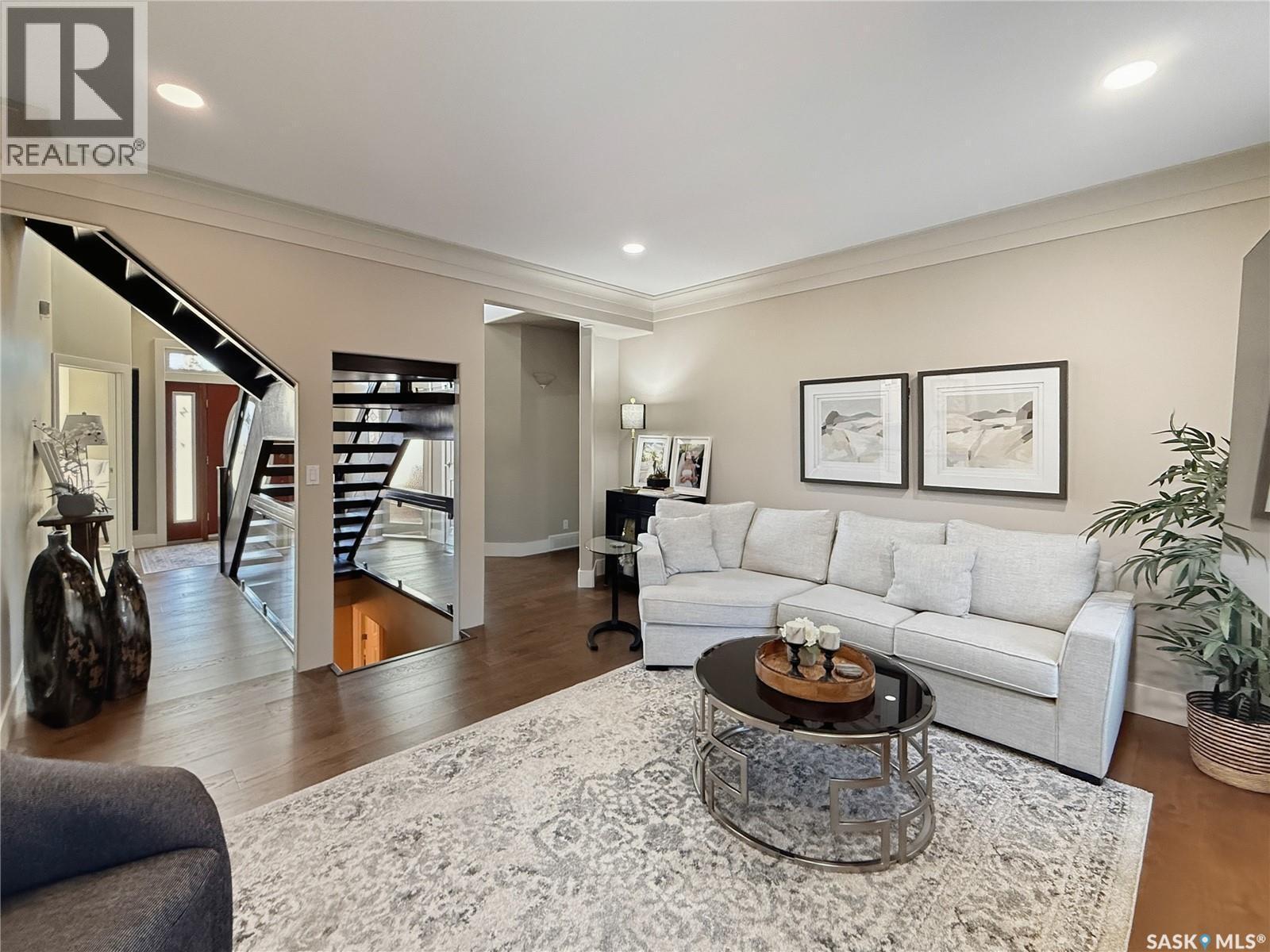 821 Wallman Place, Swift Current, SK - Indoor Photo Showing Living Room