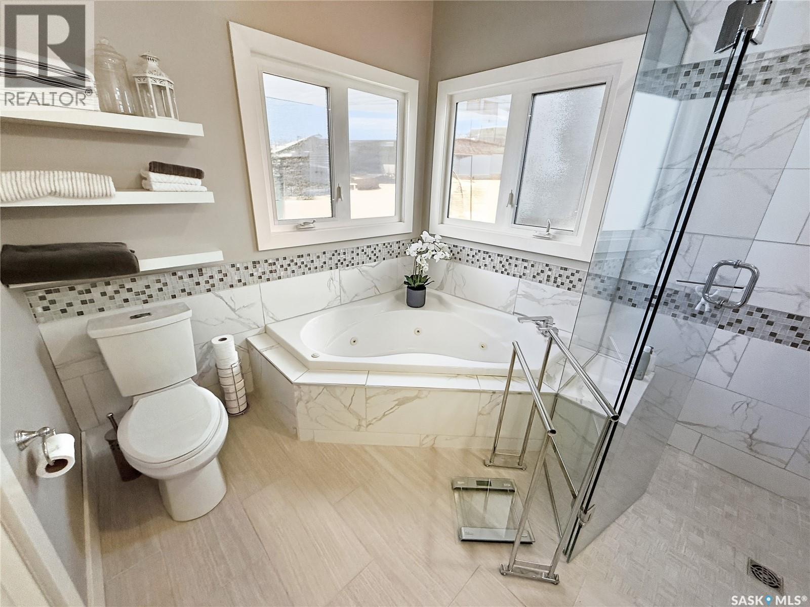 821 Wallman Place, Swift Current, SK - Indoor Photo Showing Bathroom
