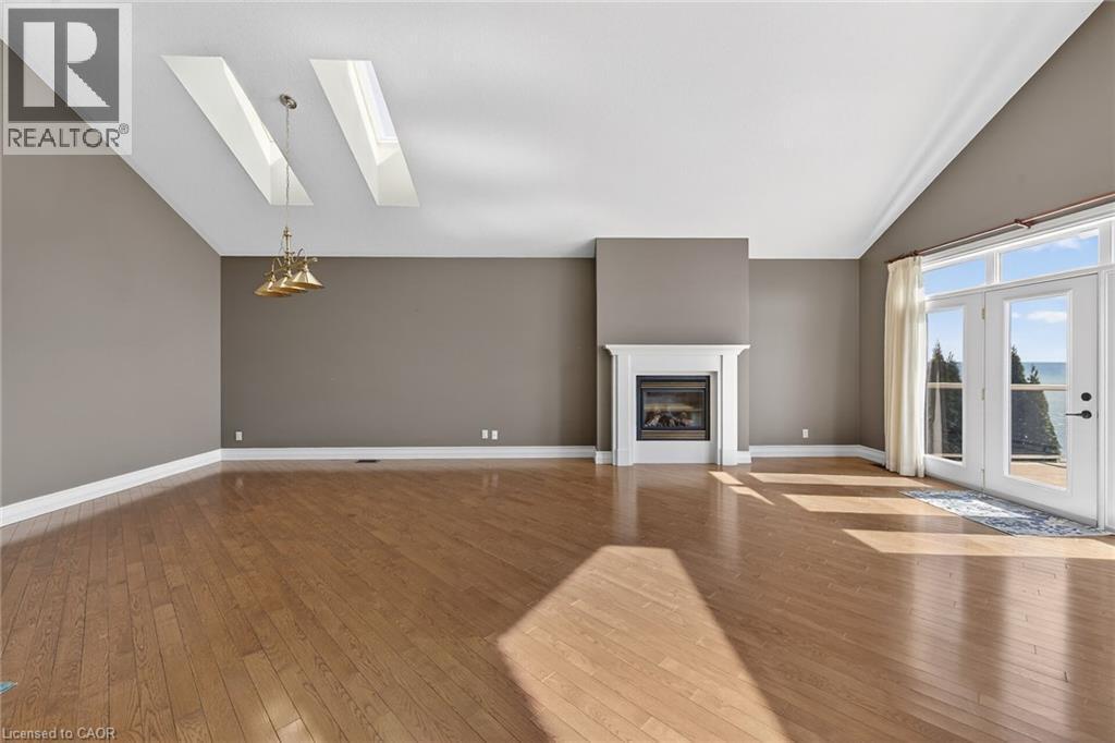 80 New Lakeshore Road Unit# 16, Port Dover, ON - Indoor Photo Showing Kitchen With Upgraded Kitchen