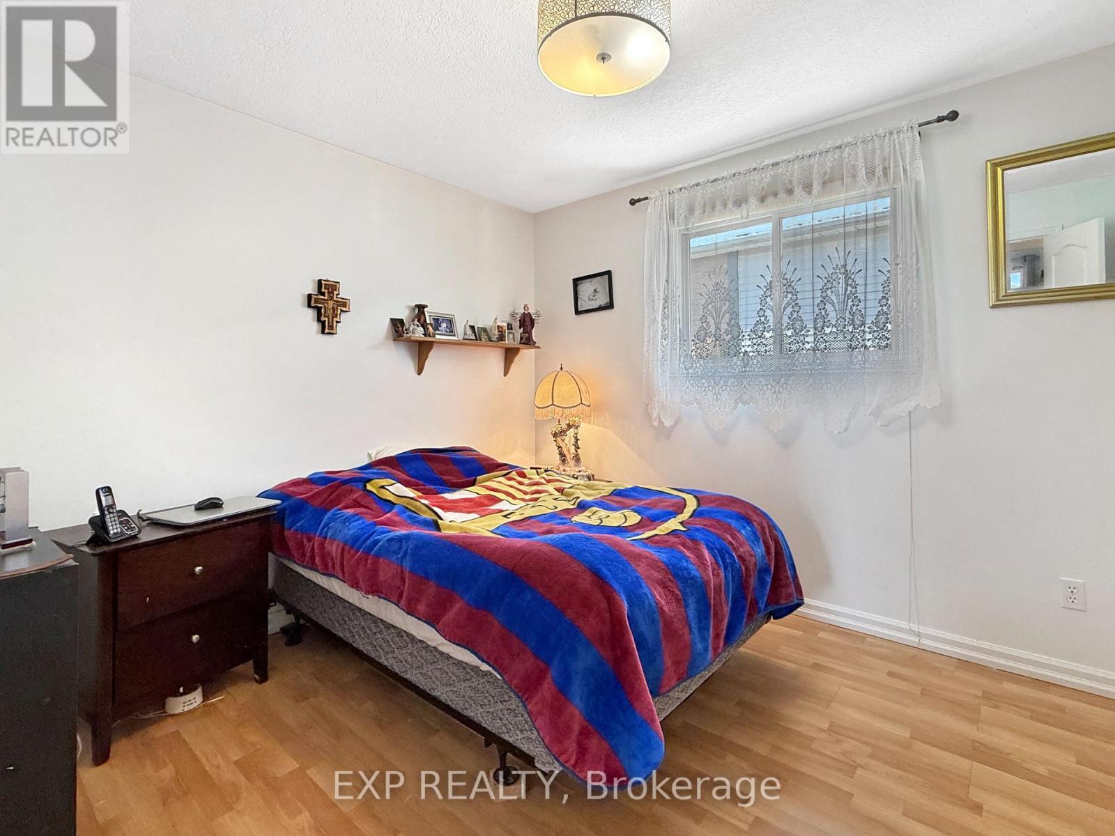 444 Burnett Avenue, Cambridge, ON - Indoor Photo Showing Bedroom