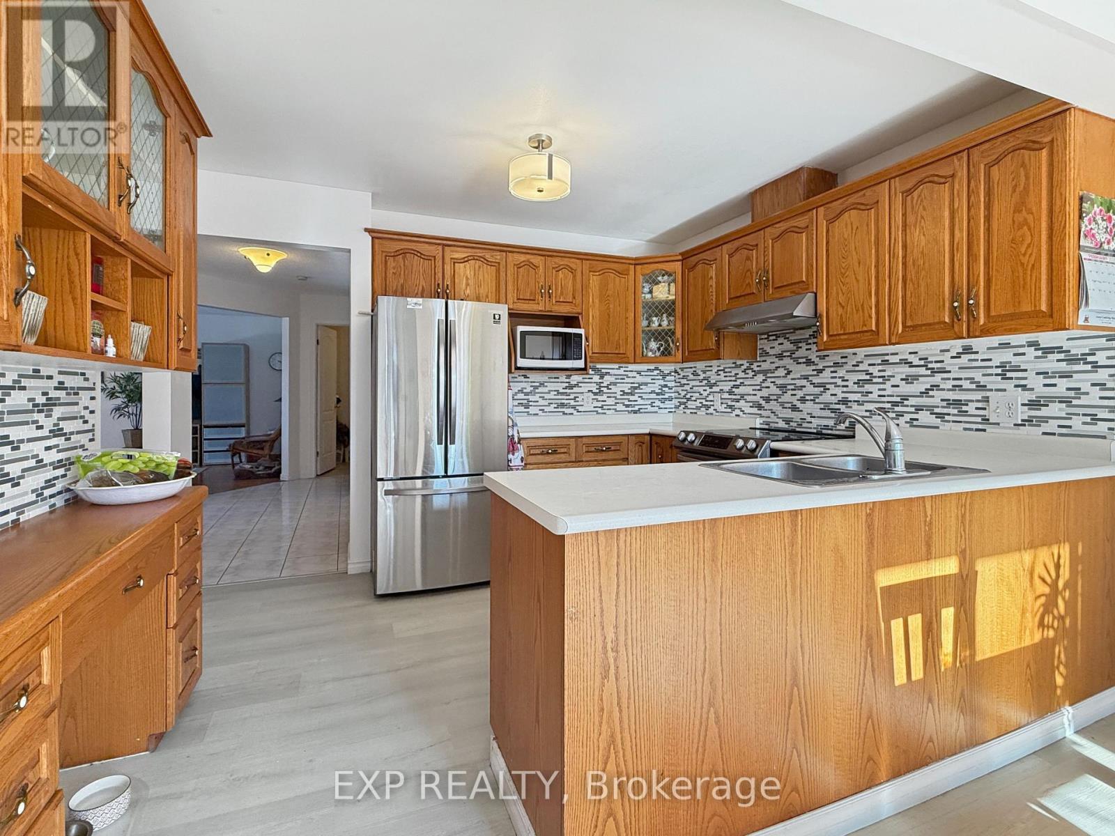 444 Burnett Avenue, Cambridge, ON - Indoor Photo Showing Kitchen With Double Sink