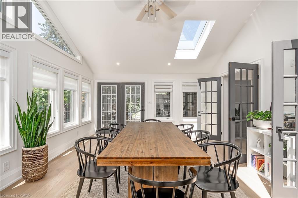 564 Maplehill Drive, Burlington, ON - Indoor Photo Showing Dining Room