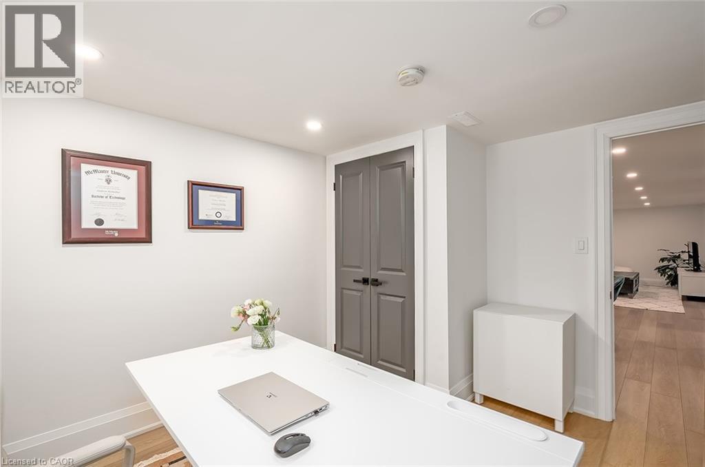 564 Maplehill Drive, Burlington, ON - Indoor