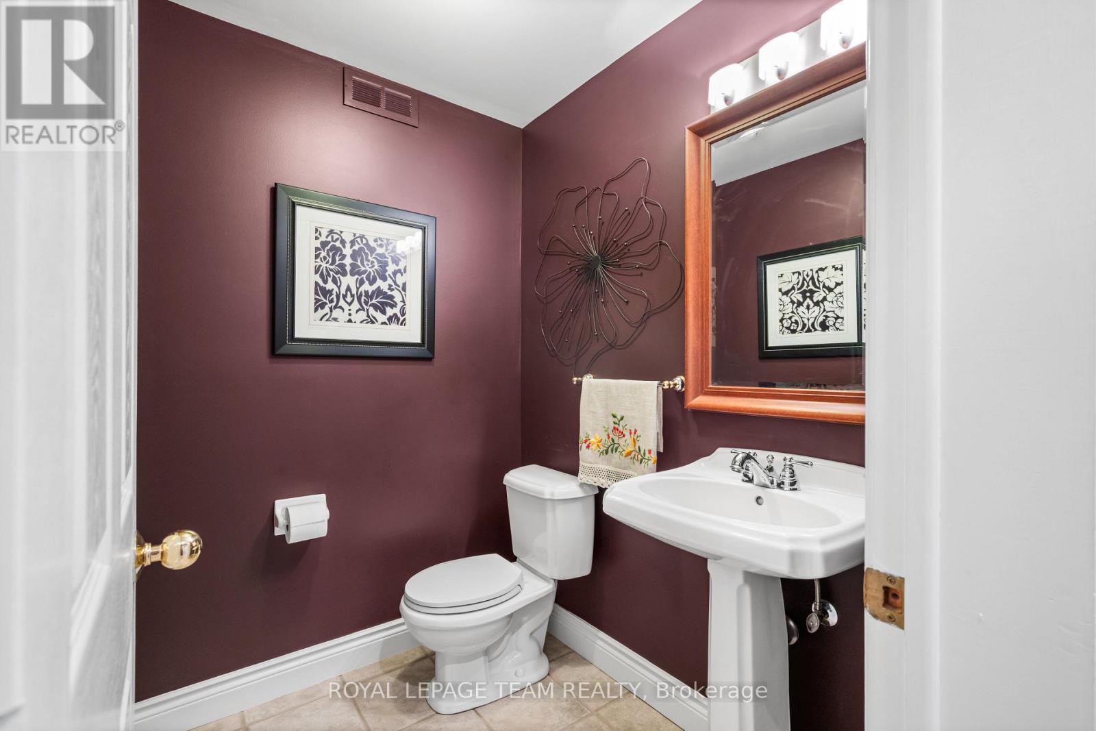 1601 Apeldoorn Avenue, Ottawa, ON - Indoor Photo Showing Bathroom