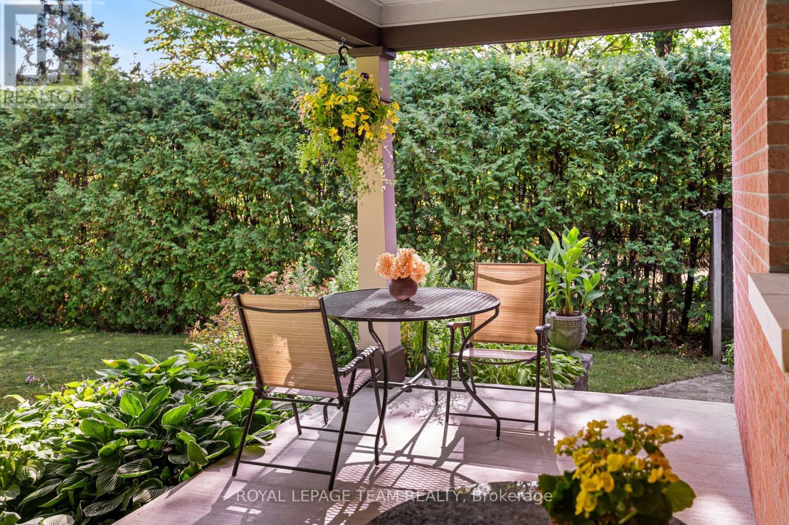 1601 Apeldoorn Avenue, Ottawa, ON - Outdoor With Deck Patio Veranda