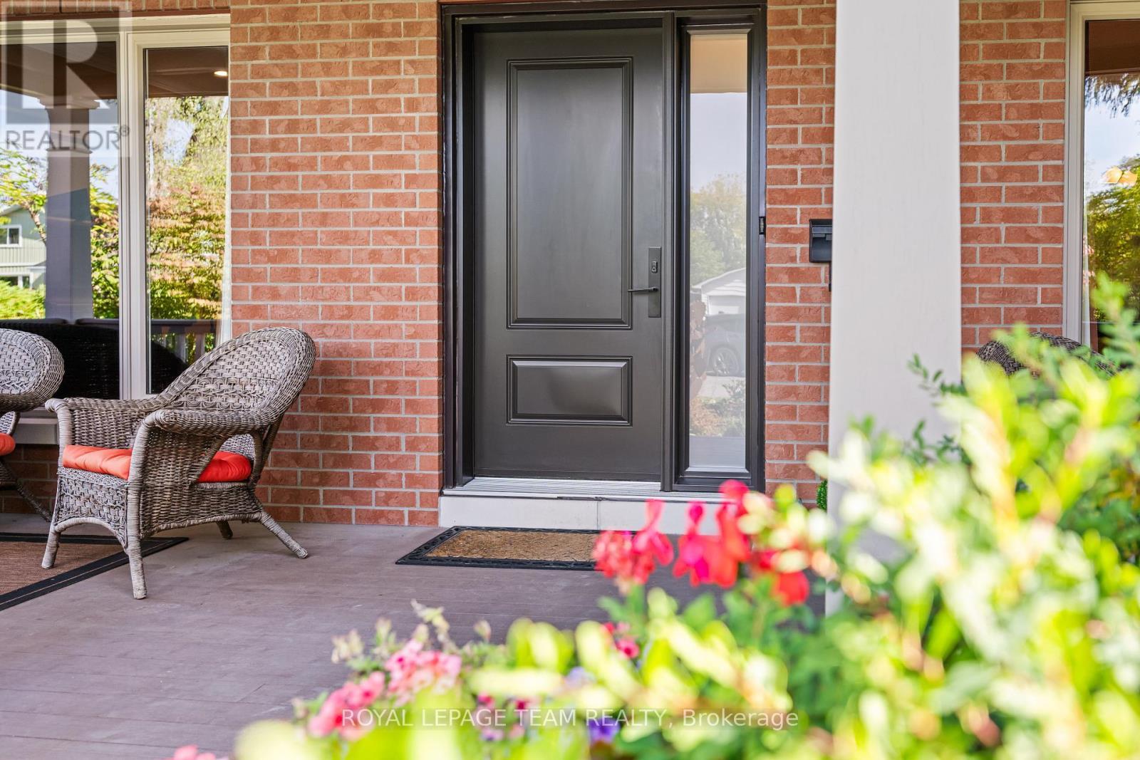 1601 Apeldoorn Avenue, Ottawa, ON - Outdoor With Deck Patio Veranda With Exterior