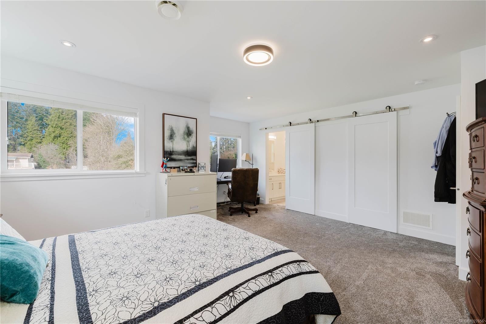 5869 Deuchars Dr, Duncan, BC - Indoor Photo Showing Bedroom