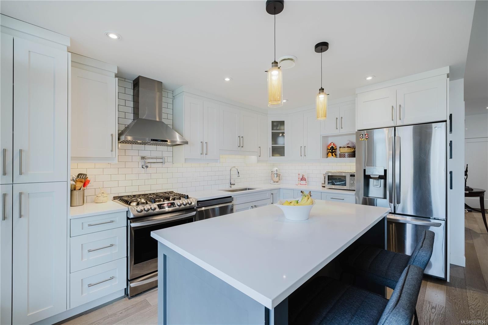 5869 Deuchars Dr, Duncan, BC - Indoor Photo Showing Kitchen With Upgraded Kitchen