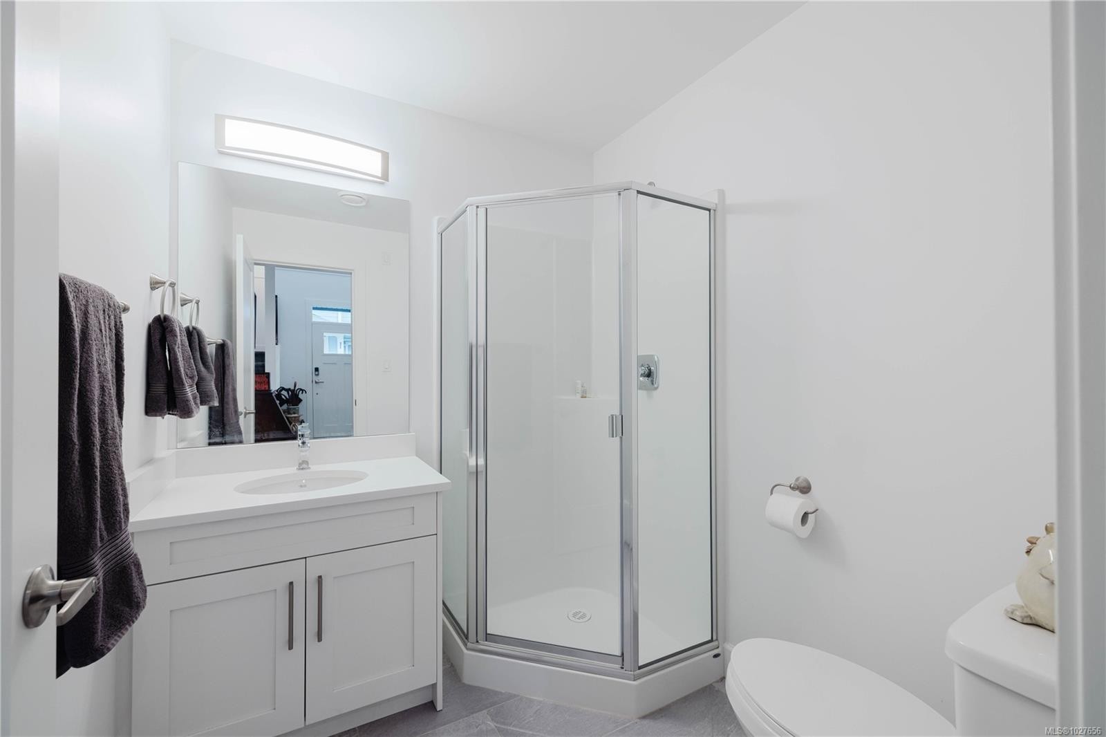 5869 Deuchars Dr, Duncan, BC - Indoor Photo Showing Bathroom