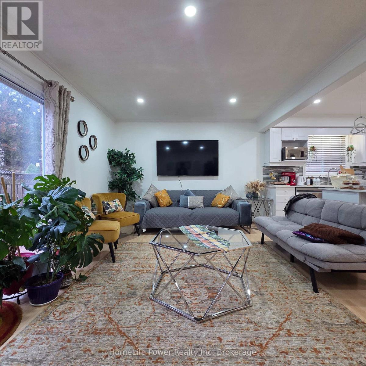 Upper - 23 Schueller Street, Kitchener, ON - Indoor Photo Showing Living Room