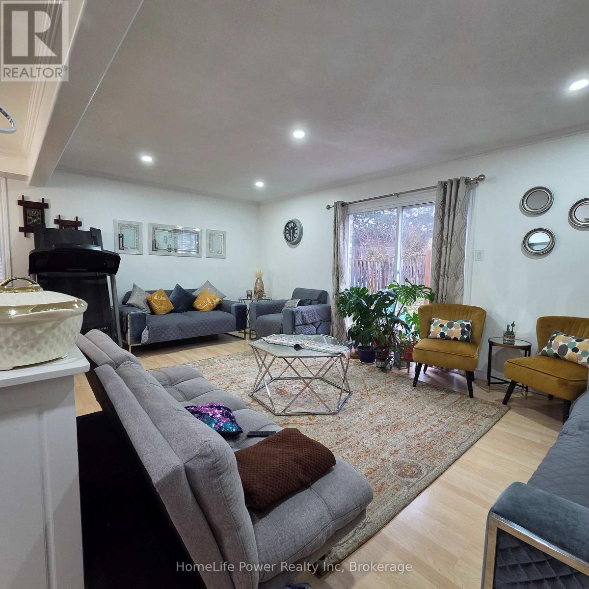 Upper - 23 Schueller Street, Kitchener, ON - Indoor