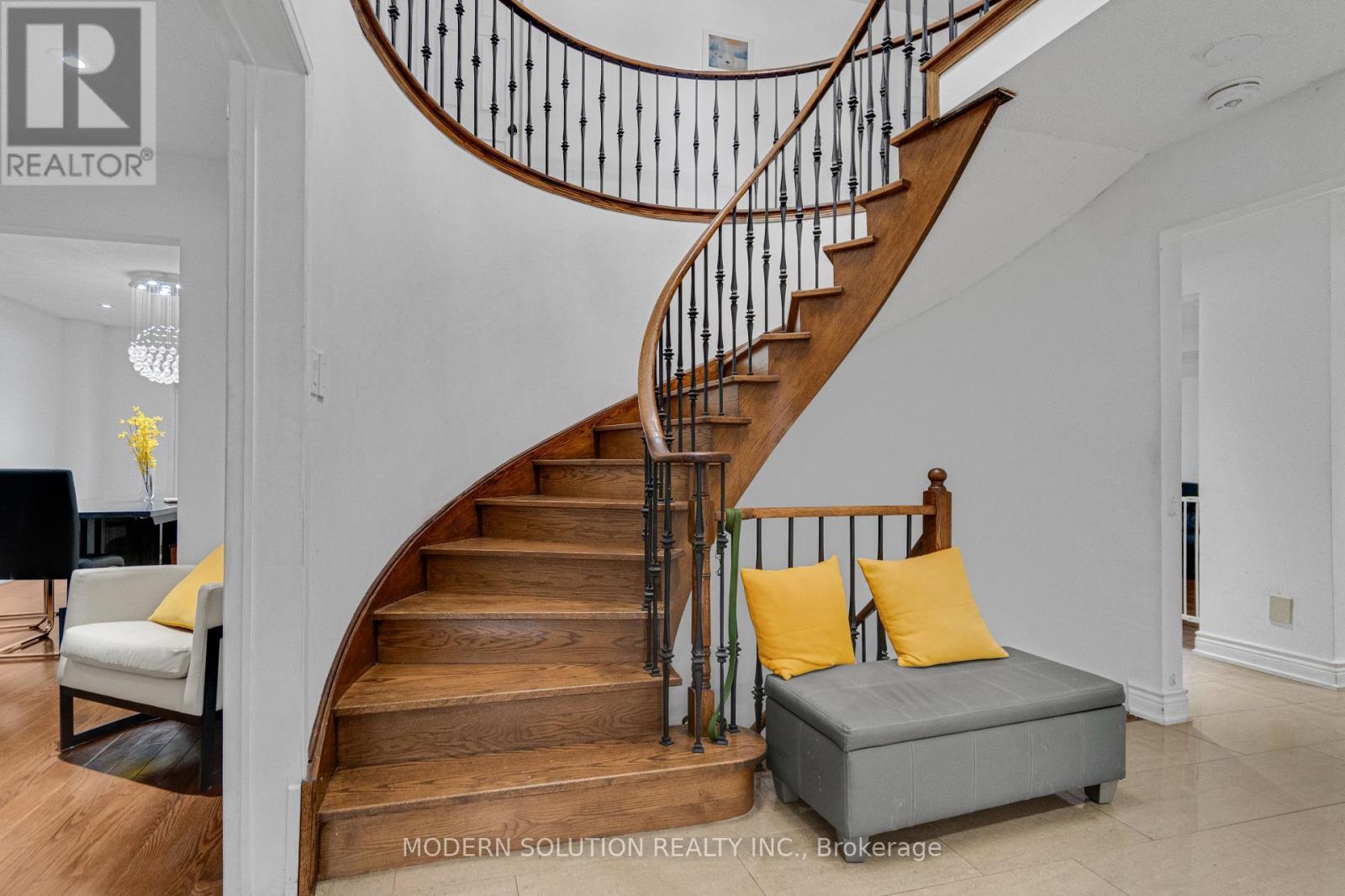 438 Ojibway Trail, Mississauga, ON - Indoor Photo Showing Other Room