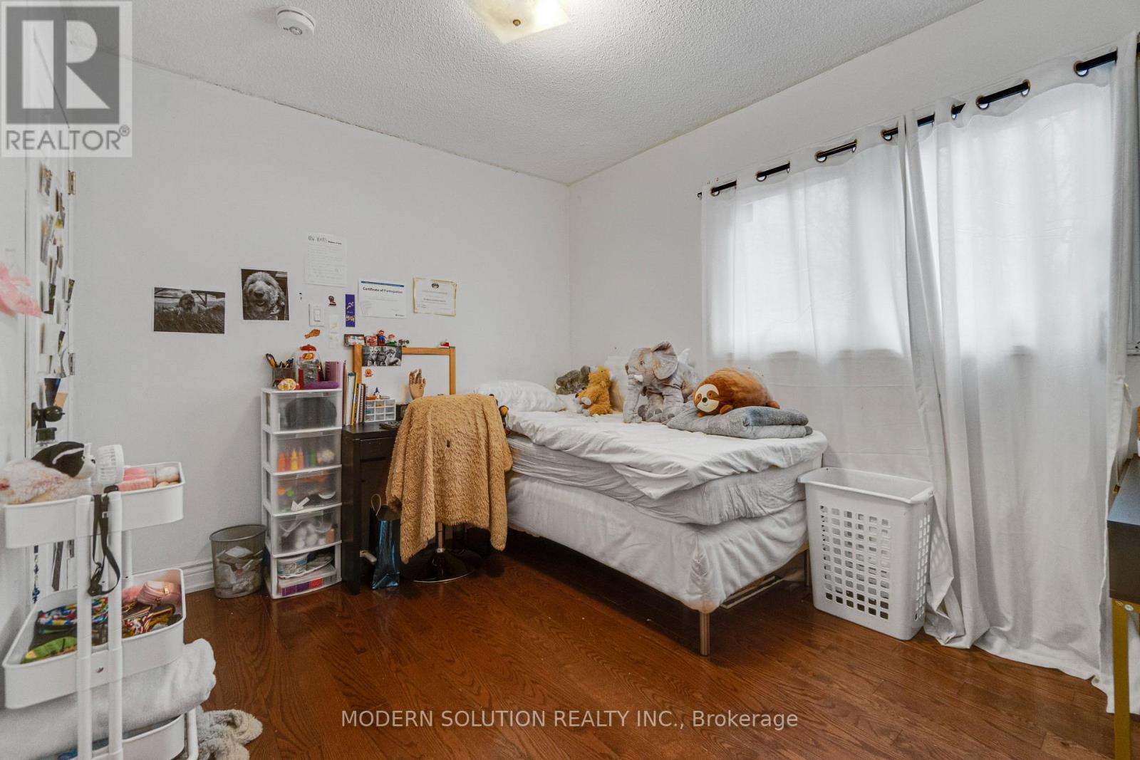 438 Ojibway Trail, Mississauga, ON - Indoor Photo Showing Bedroom