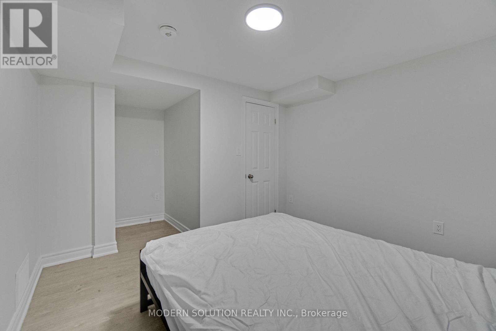 438 Ojibway Trail, Mississauga, ON - Indoor Photo Showing Bedroom