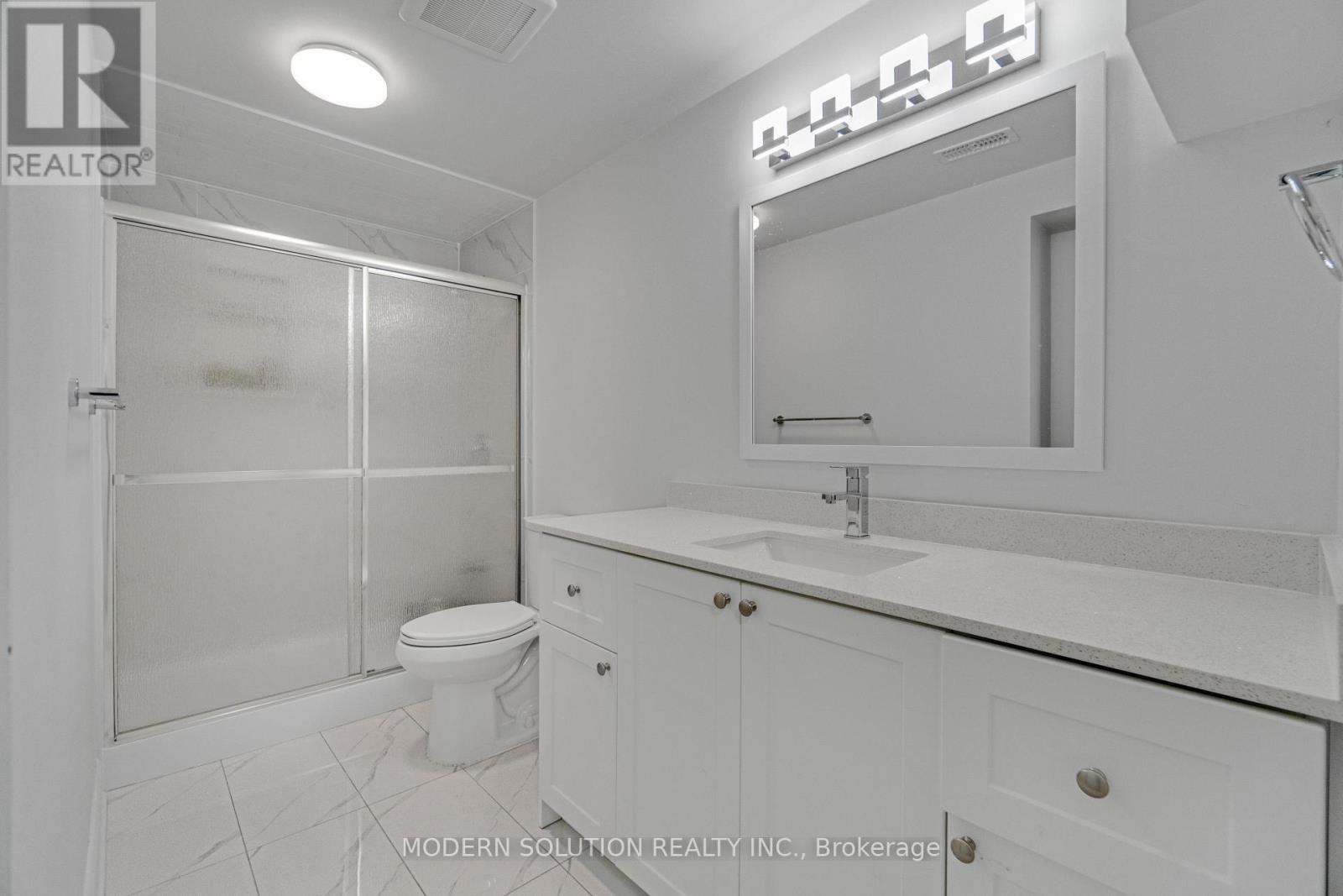 438 Ojibway Trail, Mississauga, ON - Indoor Photo Showing Bathroom