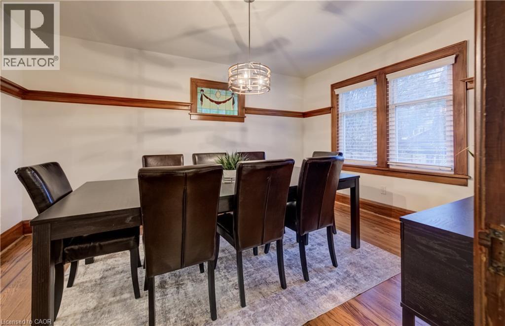 262 Province Street S, Hamilton, ON - Indoor Photo Showing Dining Room