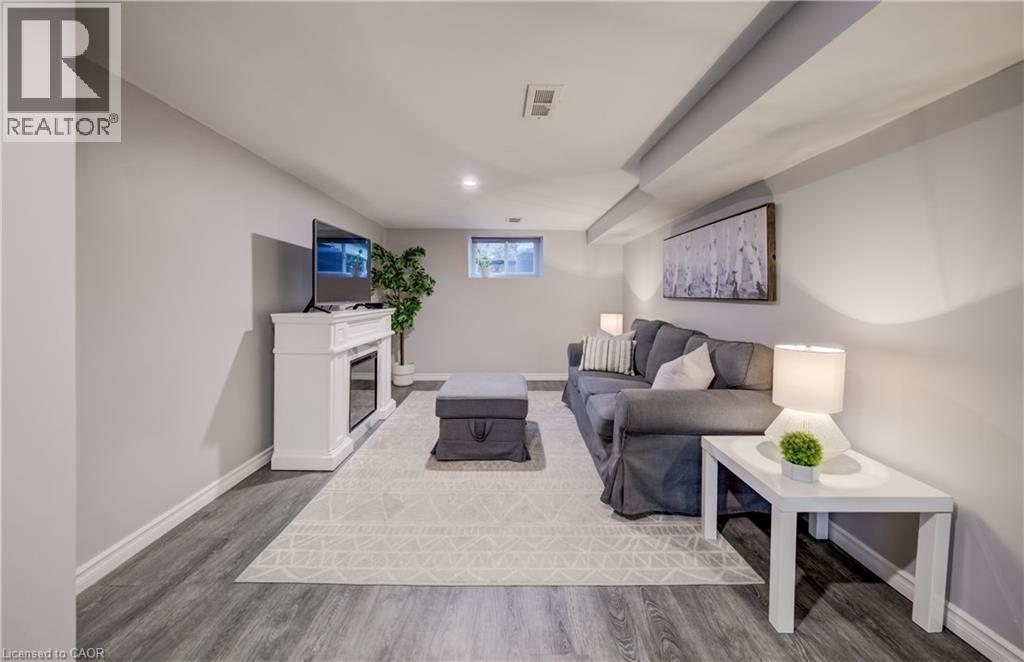 262 Province Street S, Hamilton, ON - Indoor Photo Showing Other Room