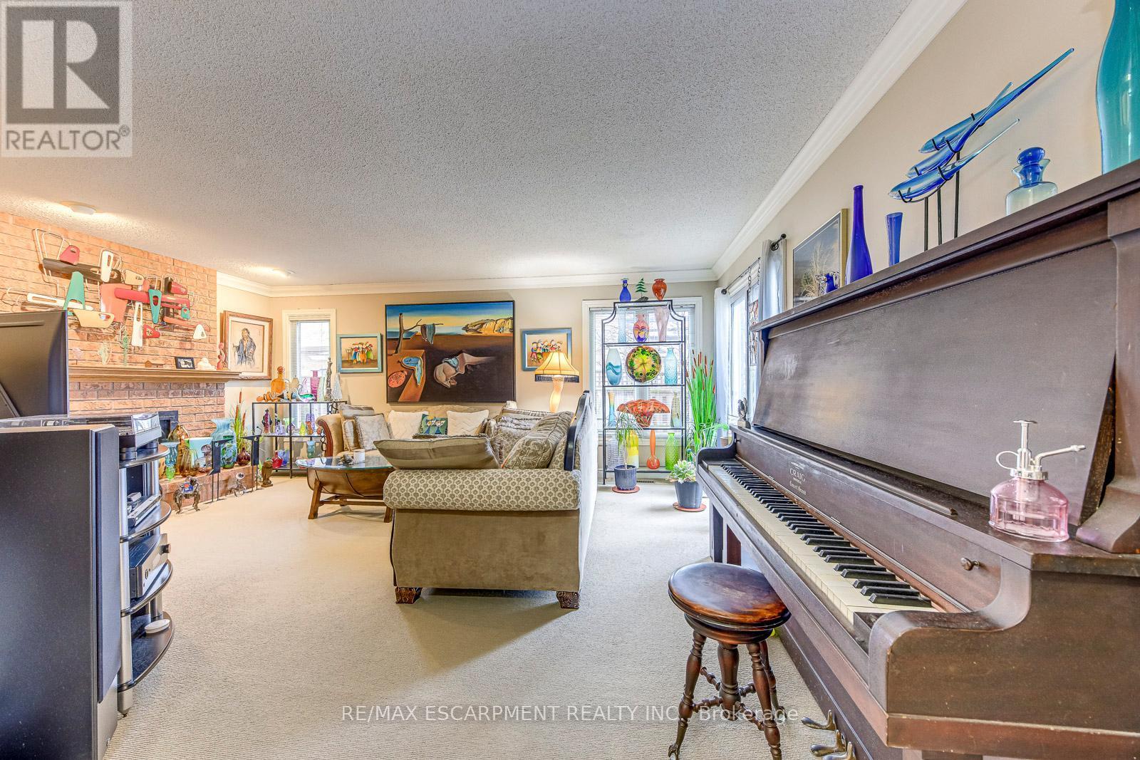 4220 Millcroft Park Drive, Burlington, ON - Indoor