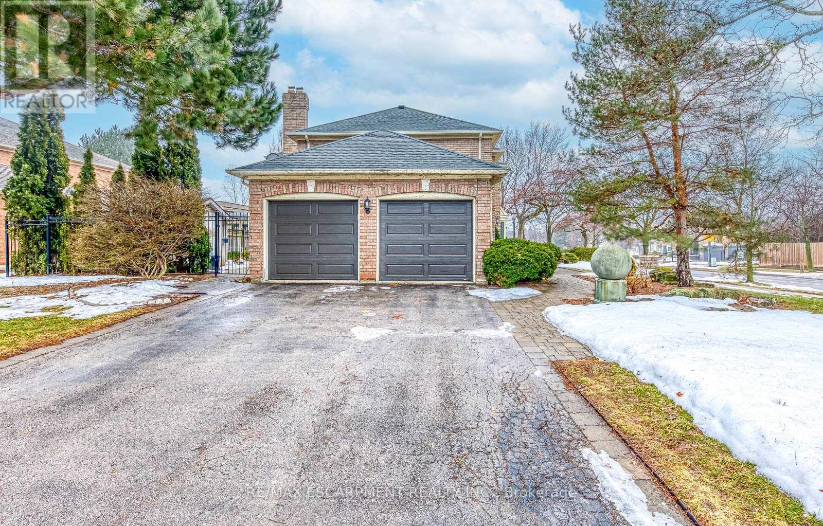 4220 Millcroft Park Drive, Burlington, ON - Outdoor