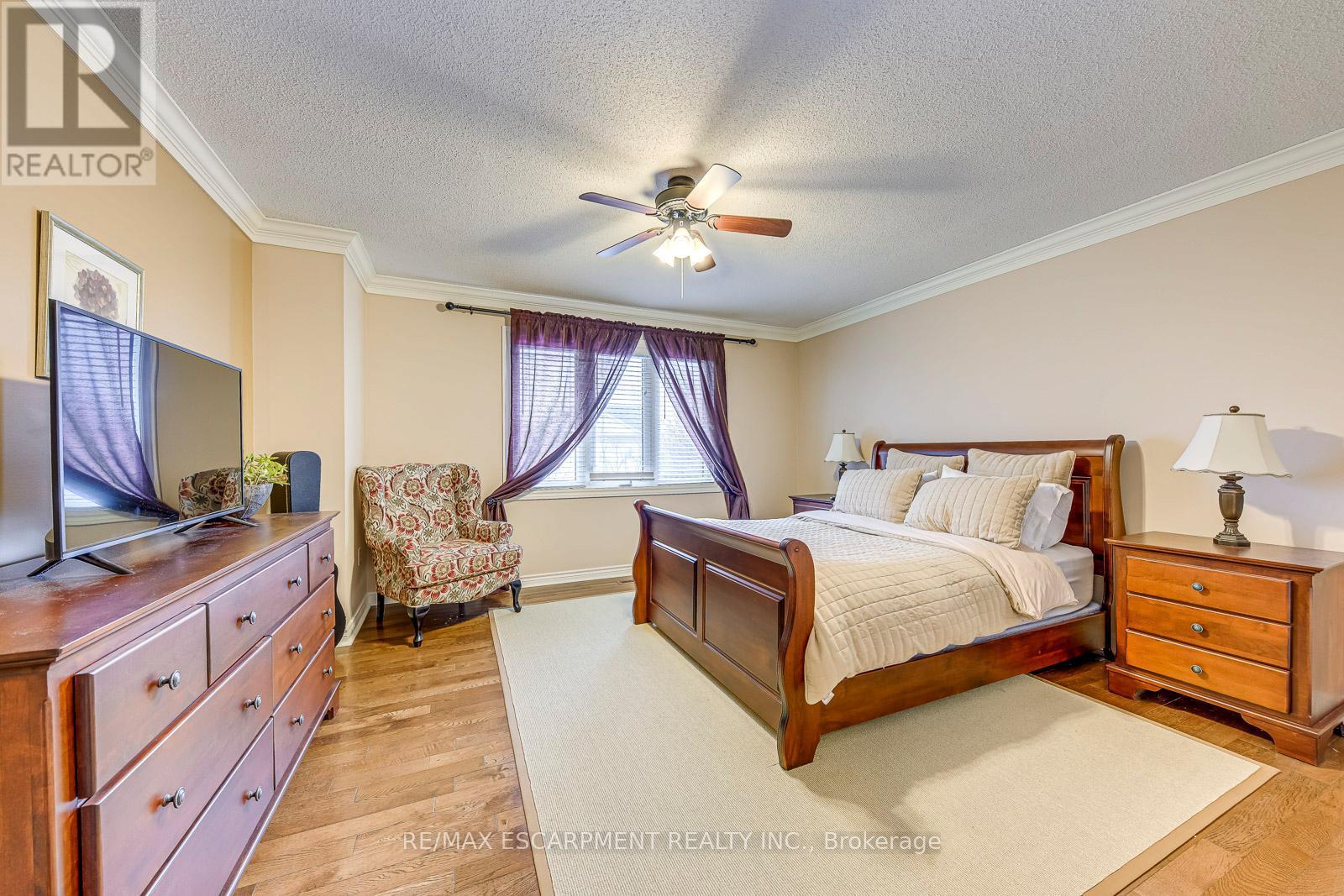 4220 Millcroft Park Drive, Burlington, ON - Indoor Photo Showing Bedroom
