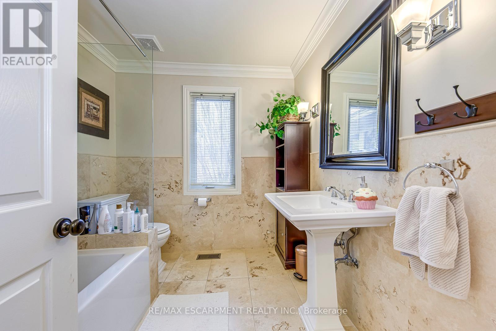 4220 Millcroft Park Drive, Burlington, ON - Indoor Photo Showing Bathroom