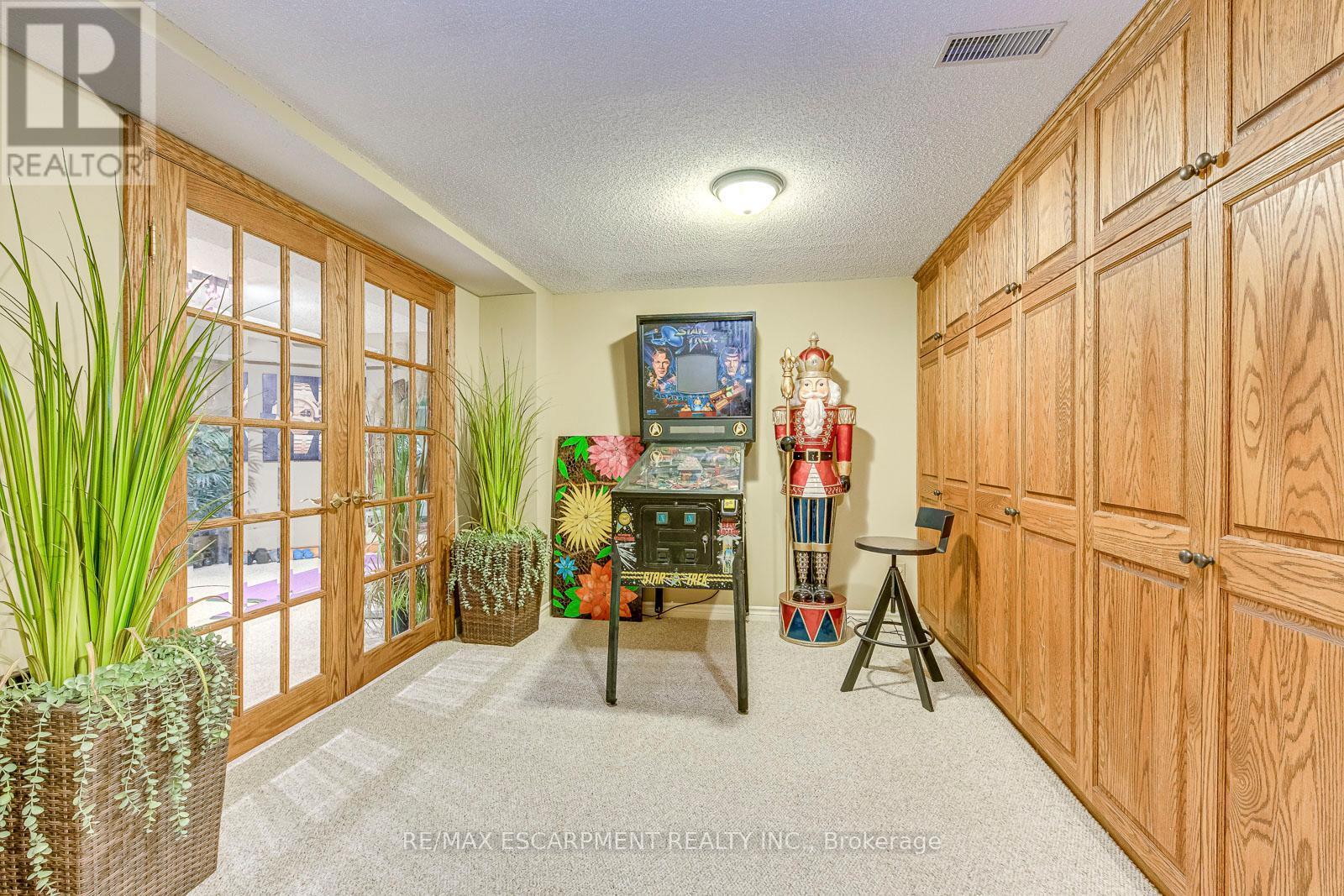 4220 Millcroft Park Drive, Burlington, ON - Indoor Photo Showing Other Room