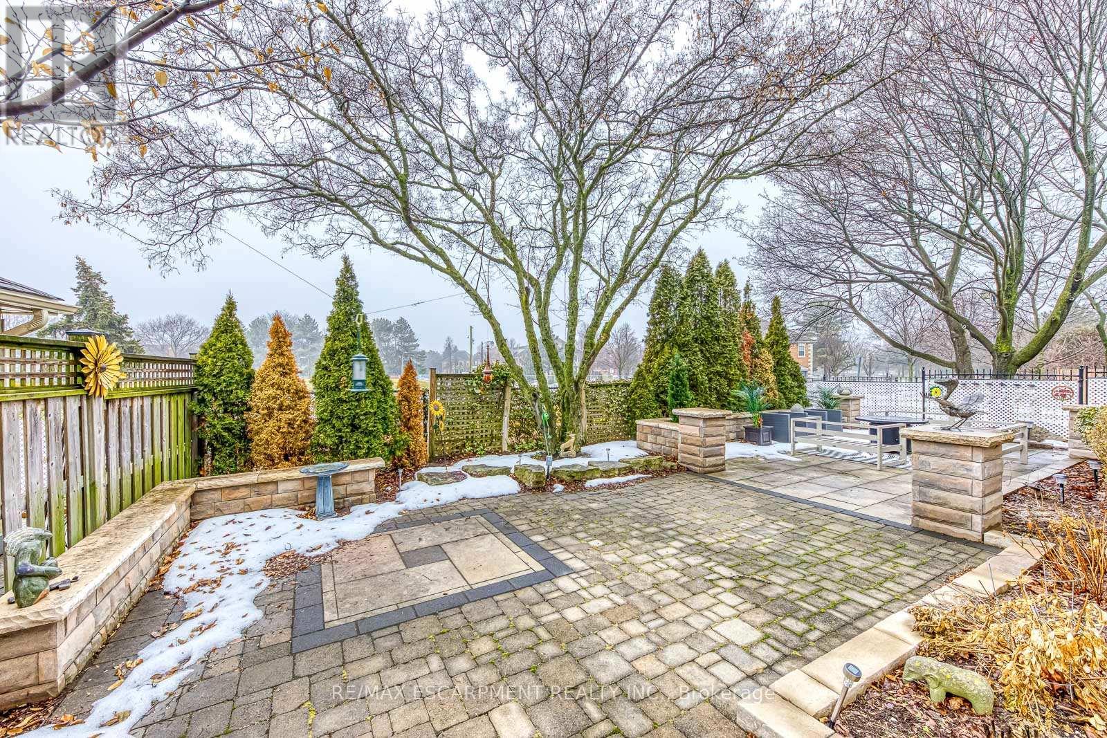 4220 Millcroft Park Drive, Burlington, ON - Outdoor