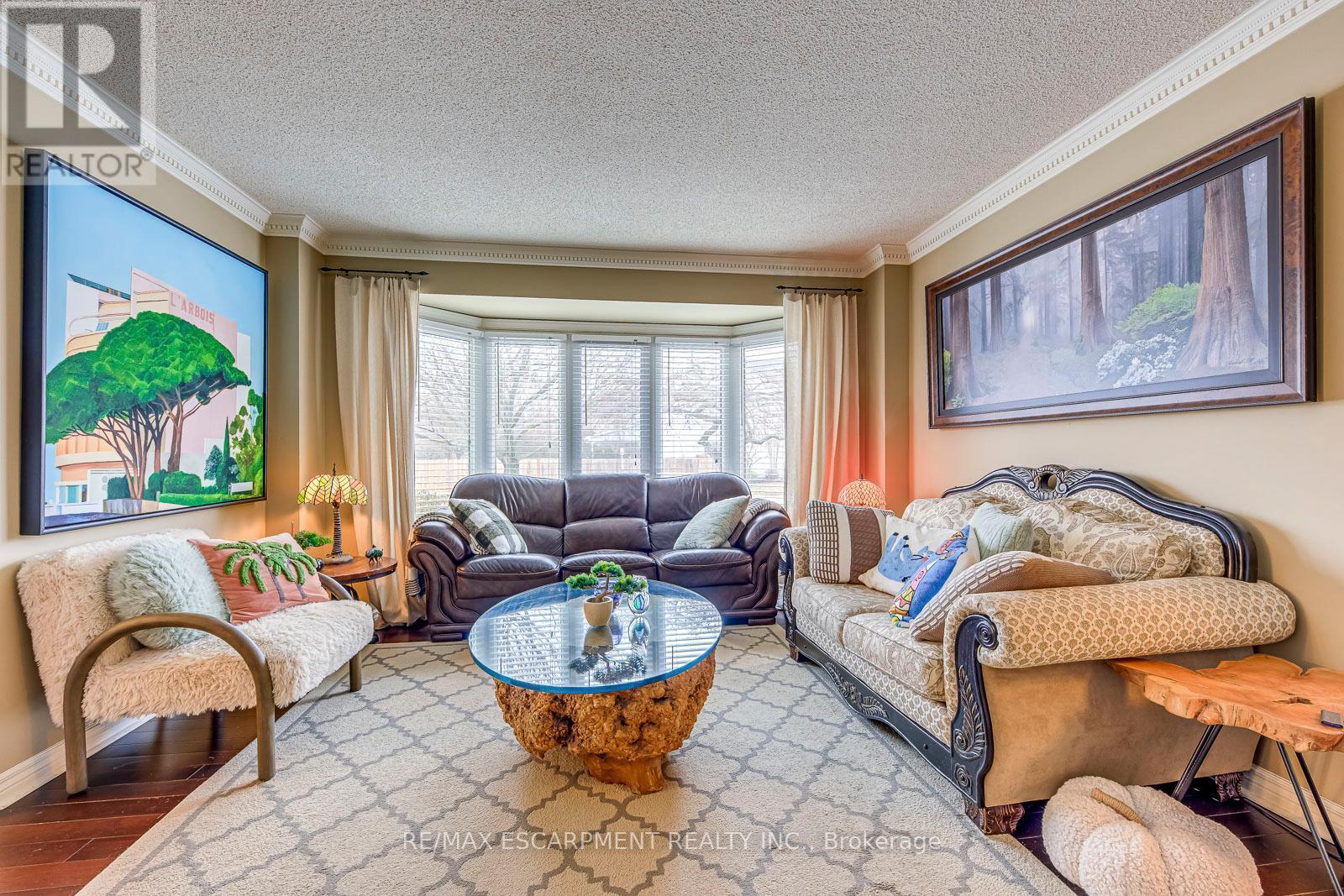 4220 Millcroft Park Drive, Burlington, ON - Indoor Photo Showing Living Room