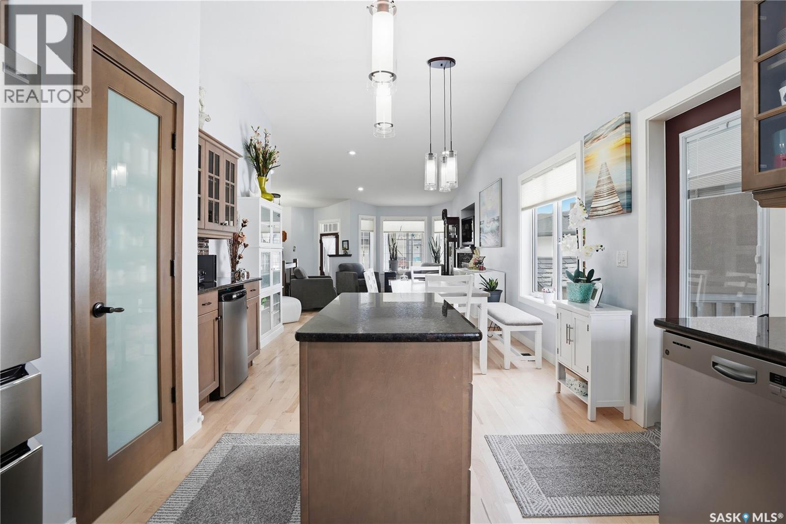5053 Canuck Crescent, Regina, SK - Indoor Photo Showing Kitchen With Stainless Steel Kitchen With Upgraded Kitchen