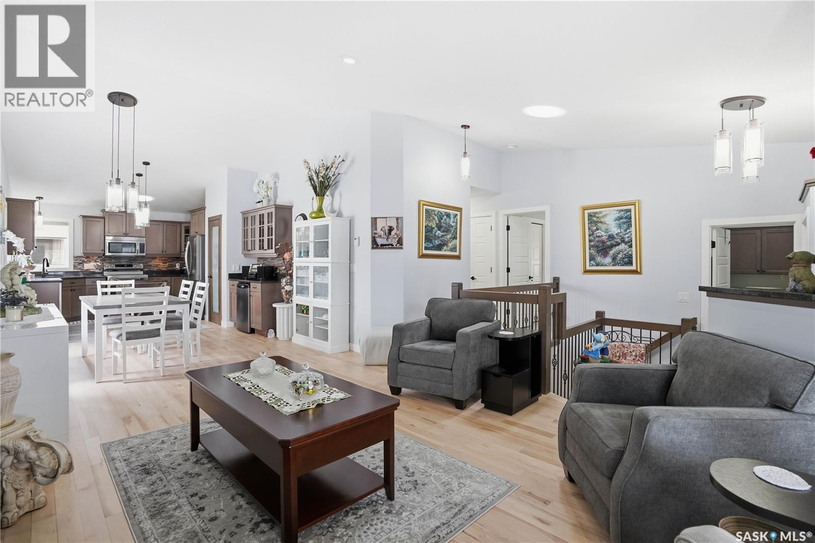5053 Canuck Crescent, Regina, SK - Indoor Photo Showing Living Room