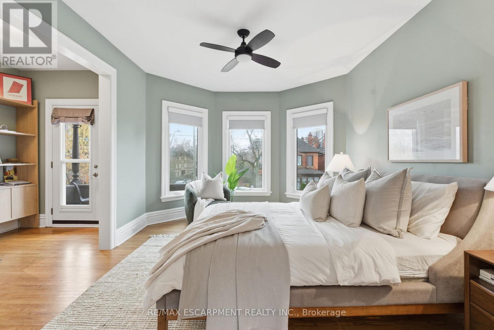 141 Markland Street, Hamilton, ON - Indoor Photo Showing Bedroom