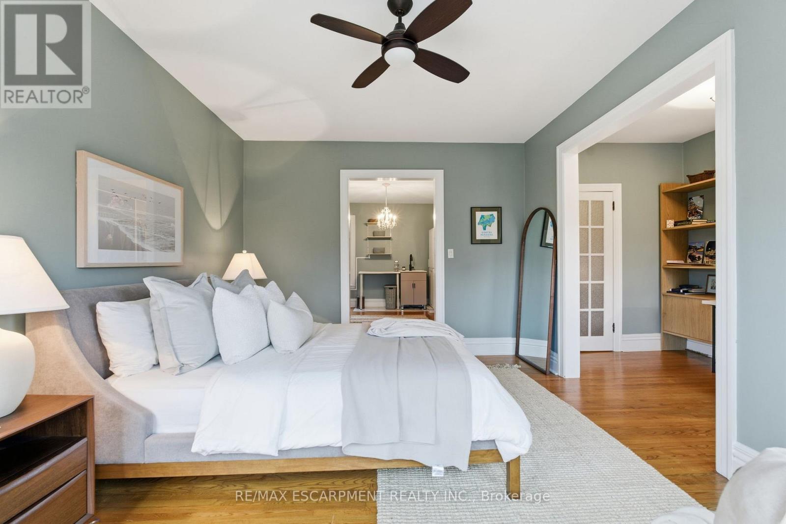 141 Markland Street, Hamilton, ON - Indoor Photo Showing Bedroom