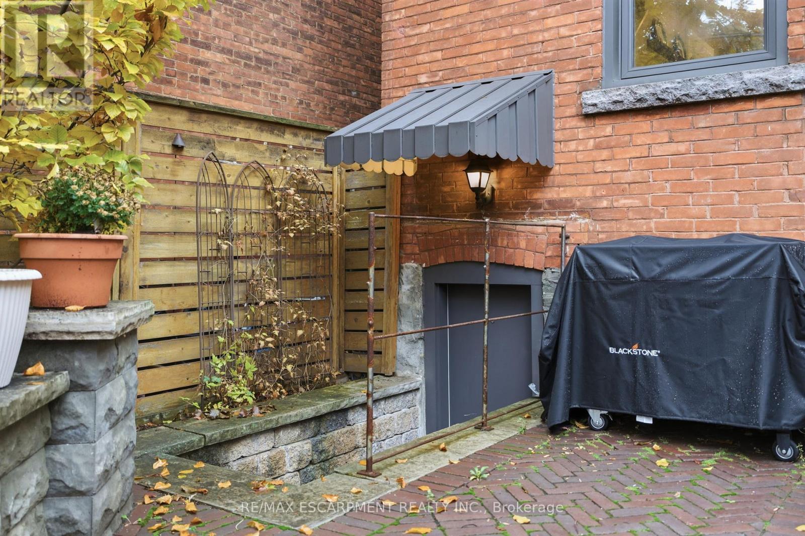 141 Markland Street, Hamilton, ON - Outdoor With Exterior