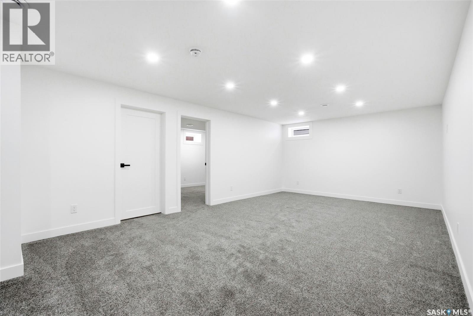 8 Thatcher Road, Regina, SK - Indoor