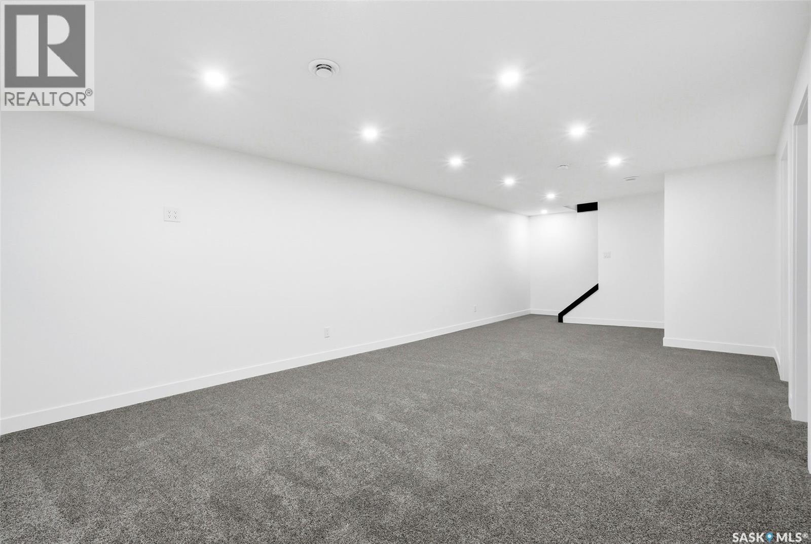 8 Thatcher Road, Regina, SK - Indoor