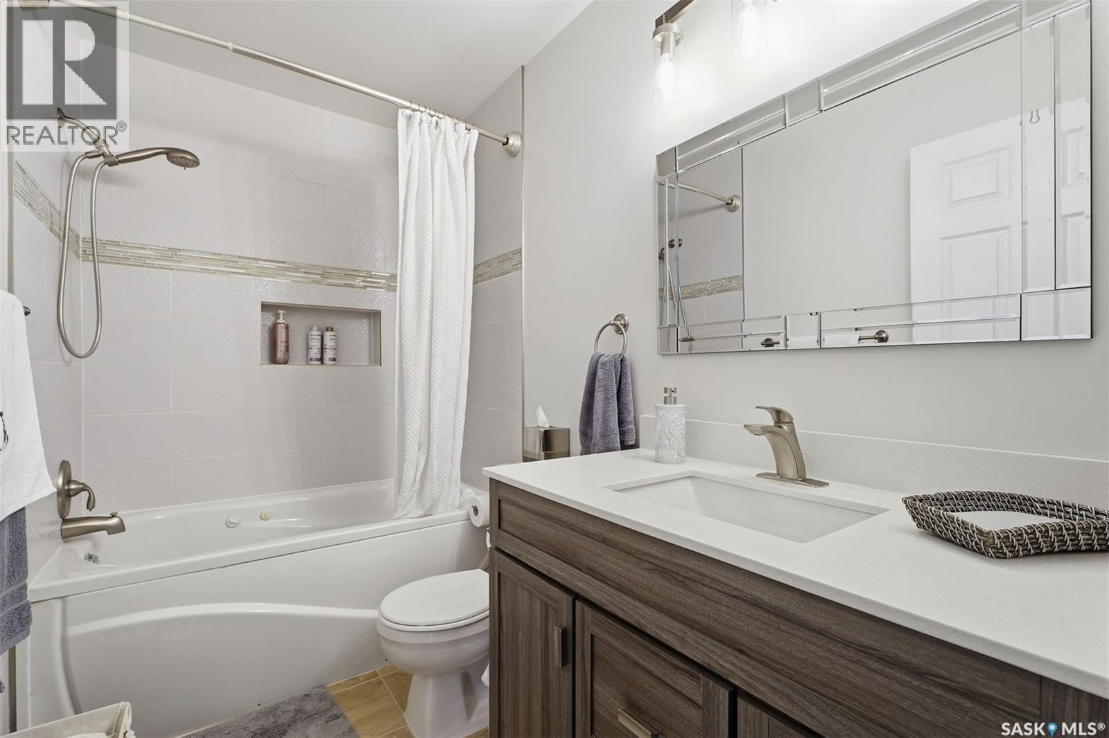 138 Quill Crescent, Saskatoon, SK - Indoor Photo Showing Bathroom