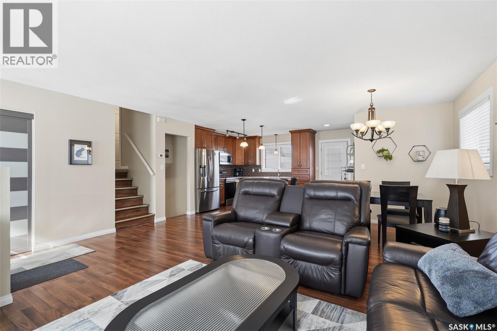 138 Quill Crescent, Saskatoon, SK - Indoor Photo Showing Living Room