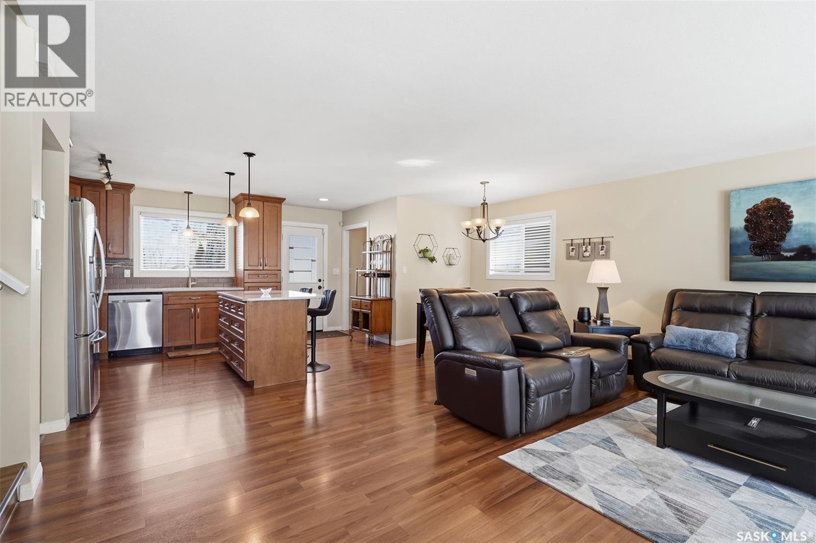 138 Quill Crescent, Saskatoon, SK - Indoor Photo Showing Living Room