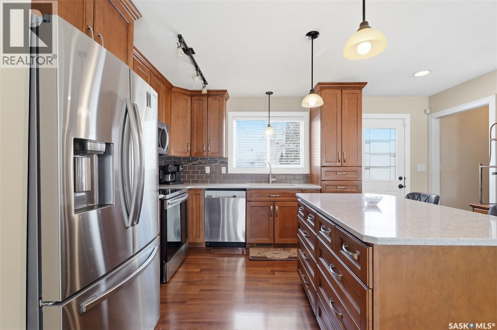 138 Quill Crescent, Saskatoon, SK - Indoor Photo Showing Kitchen